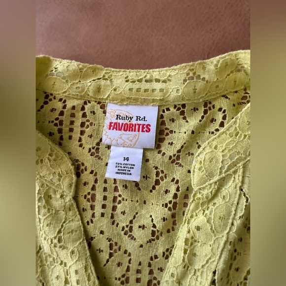 Ruby Rd. Blend Eyelet V-Neck Button Up Blouse Top Yellow 3/4 Sleeve Size 14 - Picture 3 of 6